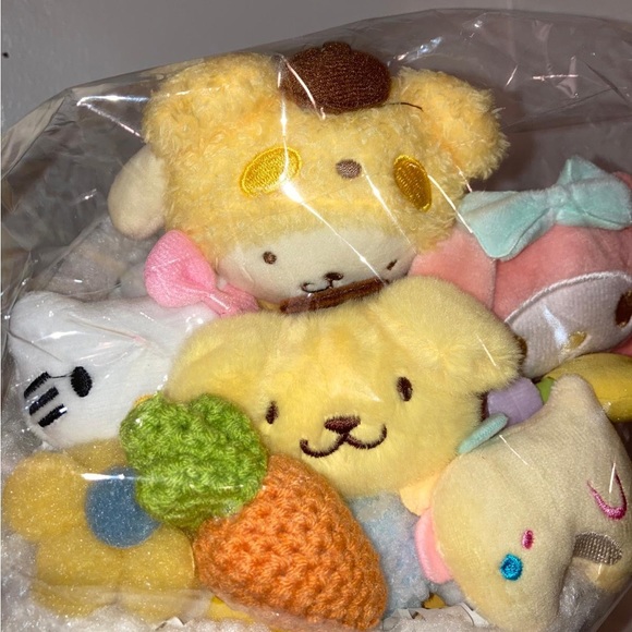 Sanrio/hello kitty/my melody/kuromi/cinnamaroll bouquet - Picture 2 of 6